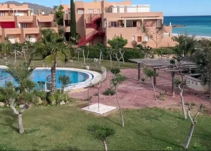 Estudio En Urbanizacion Naturista Con Piscina Junto Al Mar