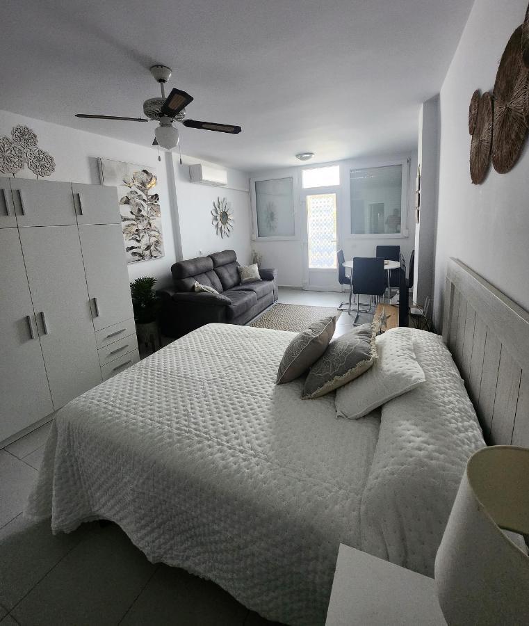 Estudio En Urbanizacion Naturista Con Piscina Junto Al Mar Apartment